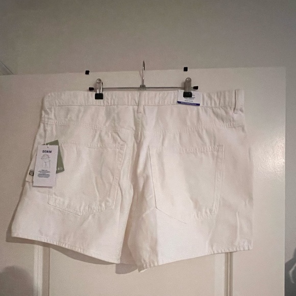 Shorts - white - Picture 2 of 2